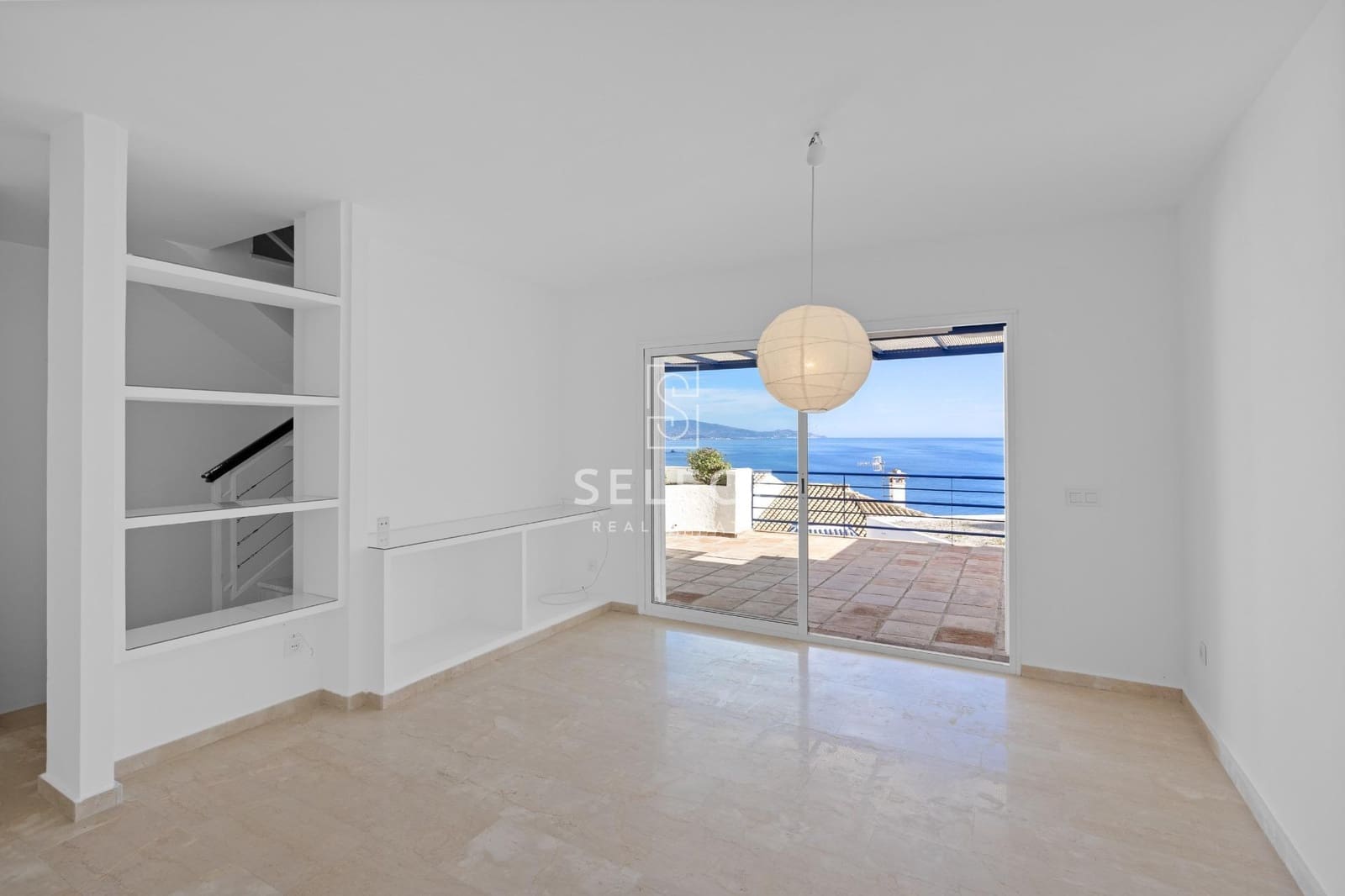 3 slaapkamer Rijtjeshuis te koop in La Herradura met zwembad garage - € 420.000 (Ref: 9410983)