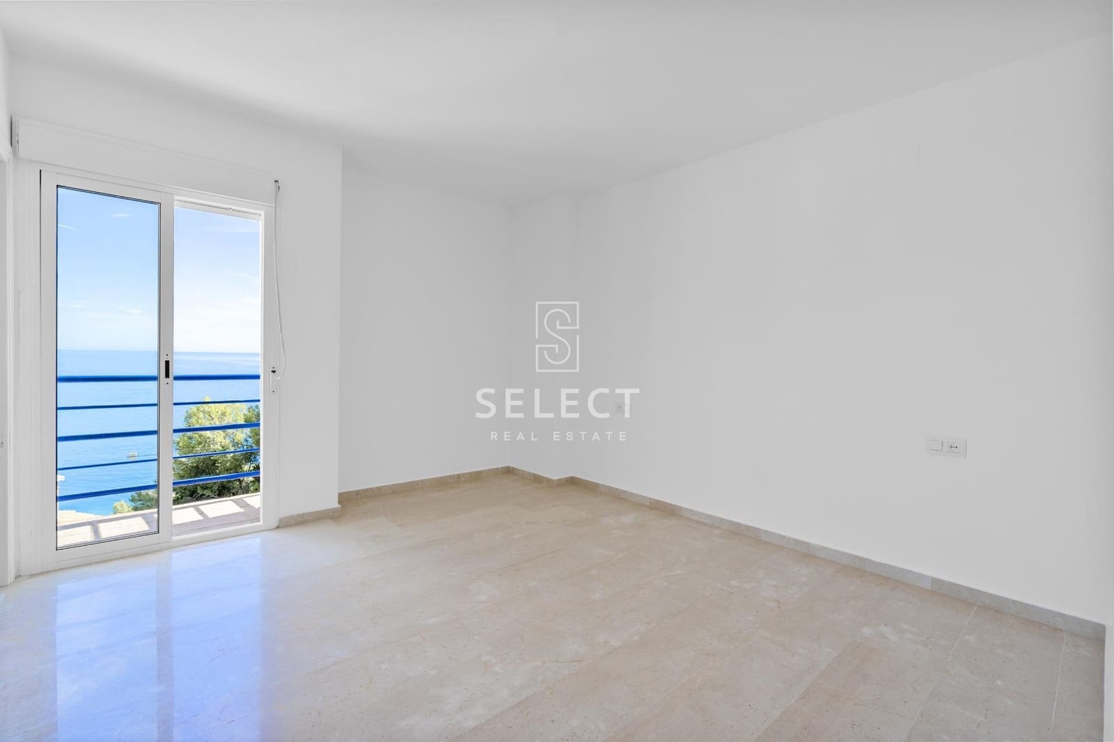 3 chambre Villa/Maison Mitoyenne à vendre à La Herradura avec piscine garage - 420 000 € (Ref: 9410983)