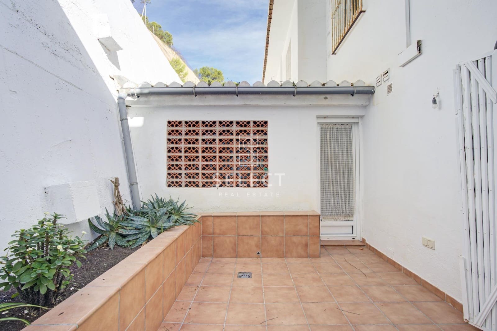 3 chambre Villa/Maison Mitoyenne à vendre à La Herradura avec piscine garage - 420 000 € (Ref: 9410983)