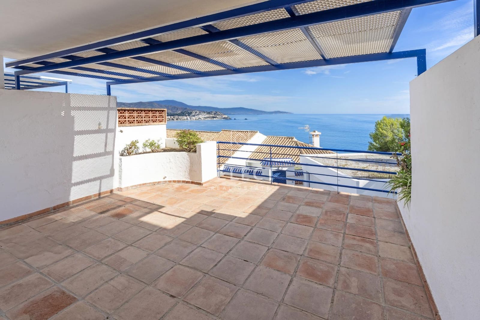 3 chambre Villa/Maison Mitoyenne à vendre à La Herradura avec piscine garage - 420 000 € (Ref: 9410983)