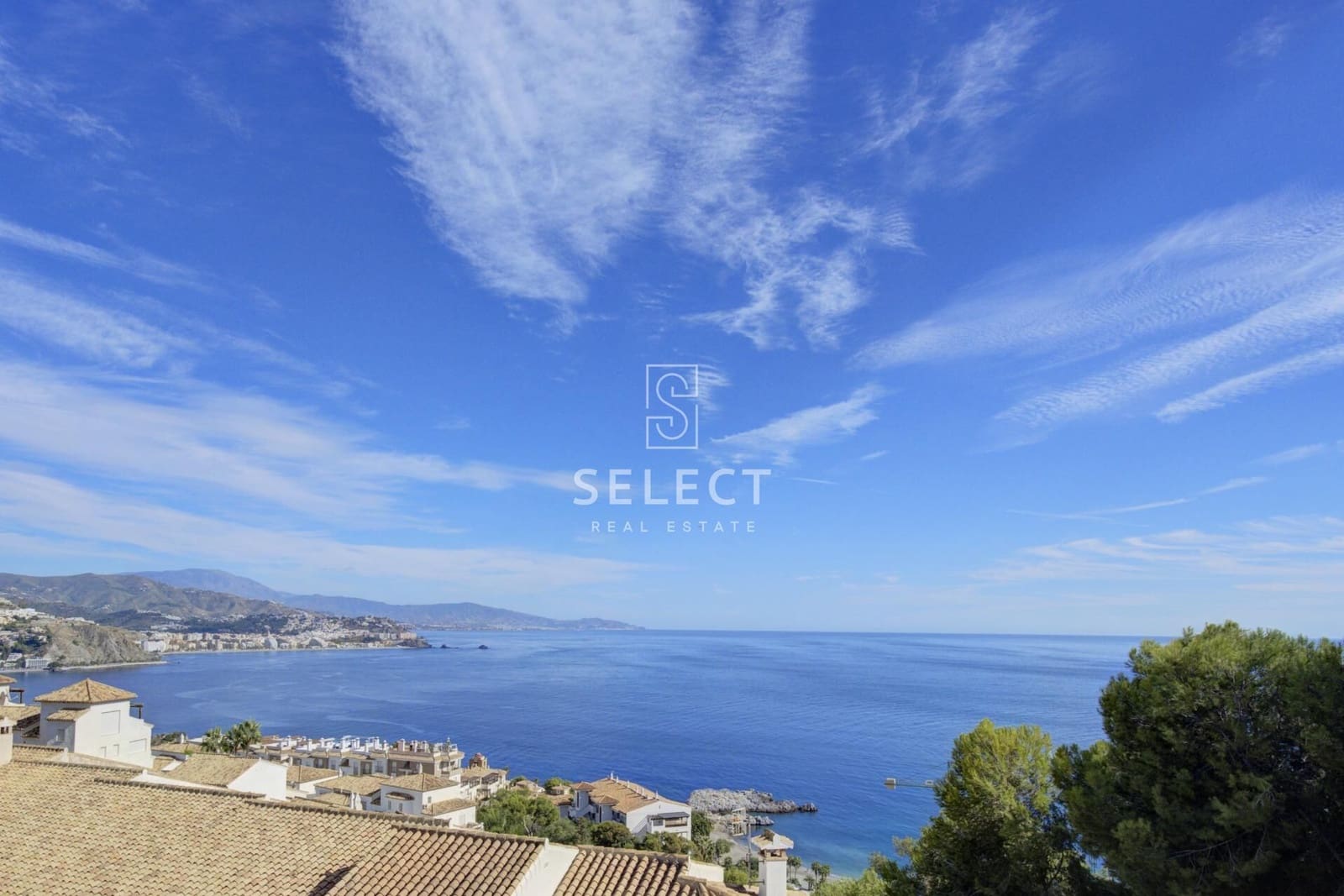 3 chambre Villa/Maison Mitoyenne à vendre à La Herradura avec piscine garage - 420 000 € (Ref: 9410983)