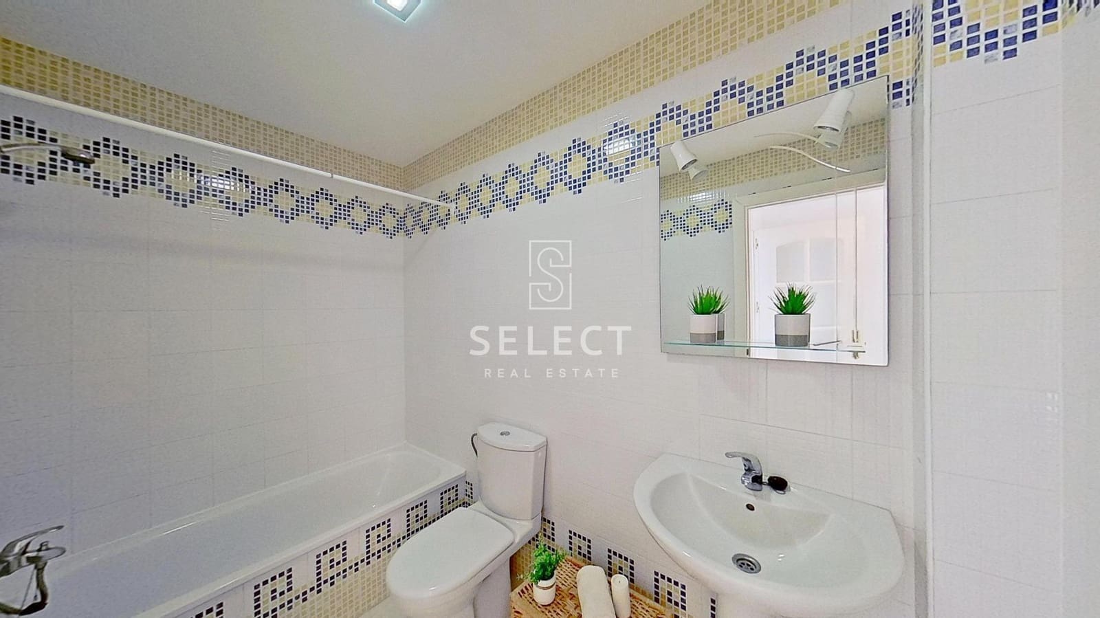 2 sypialnia Apartament na sprzedaż w La Herradura z basenem - 320 000 € (Ref: 9440155)