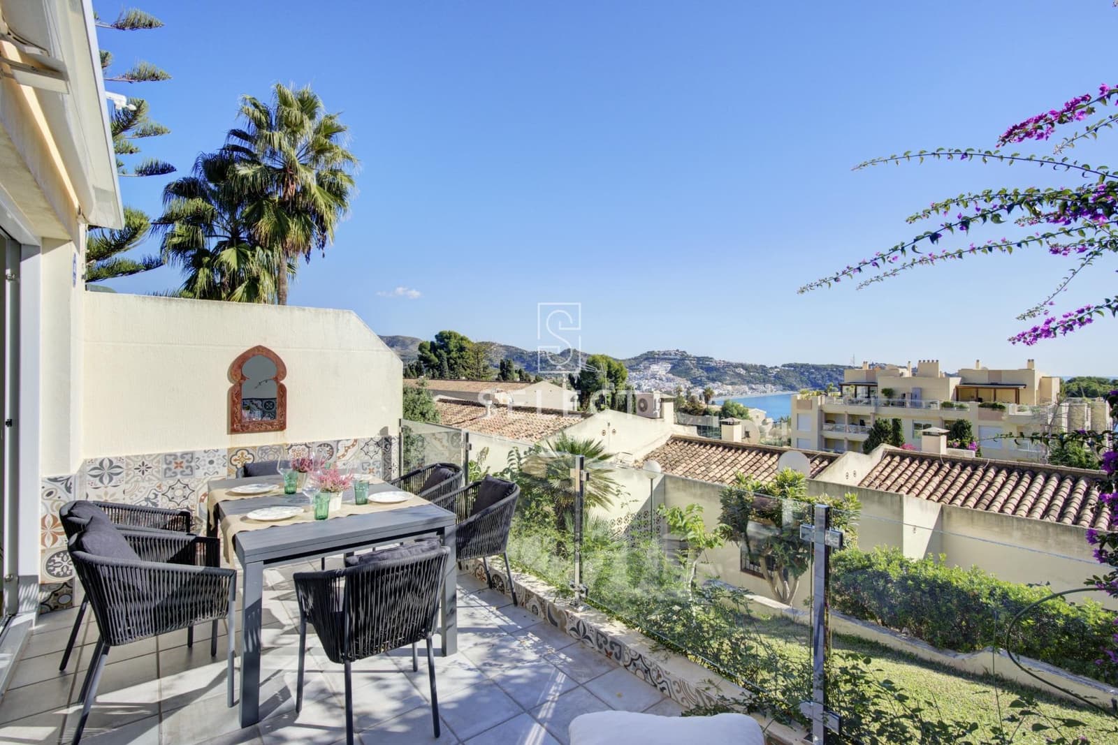 3 bedroom Terraced Villa for sale in La Herradura - € 469,000 (Ref: 9449203)