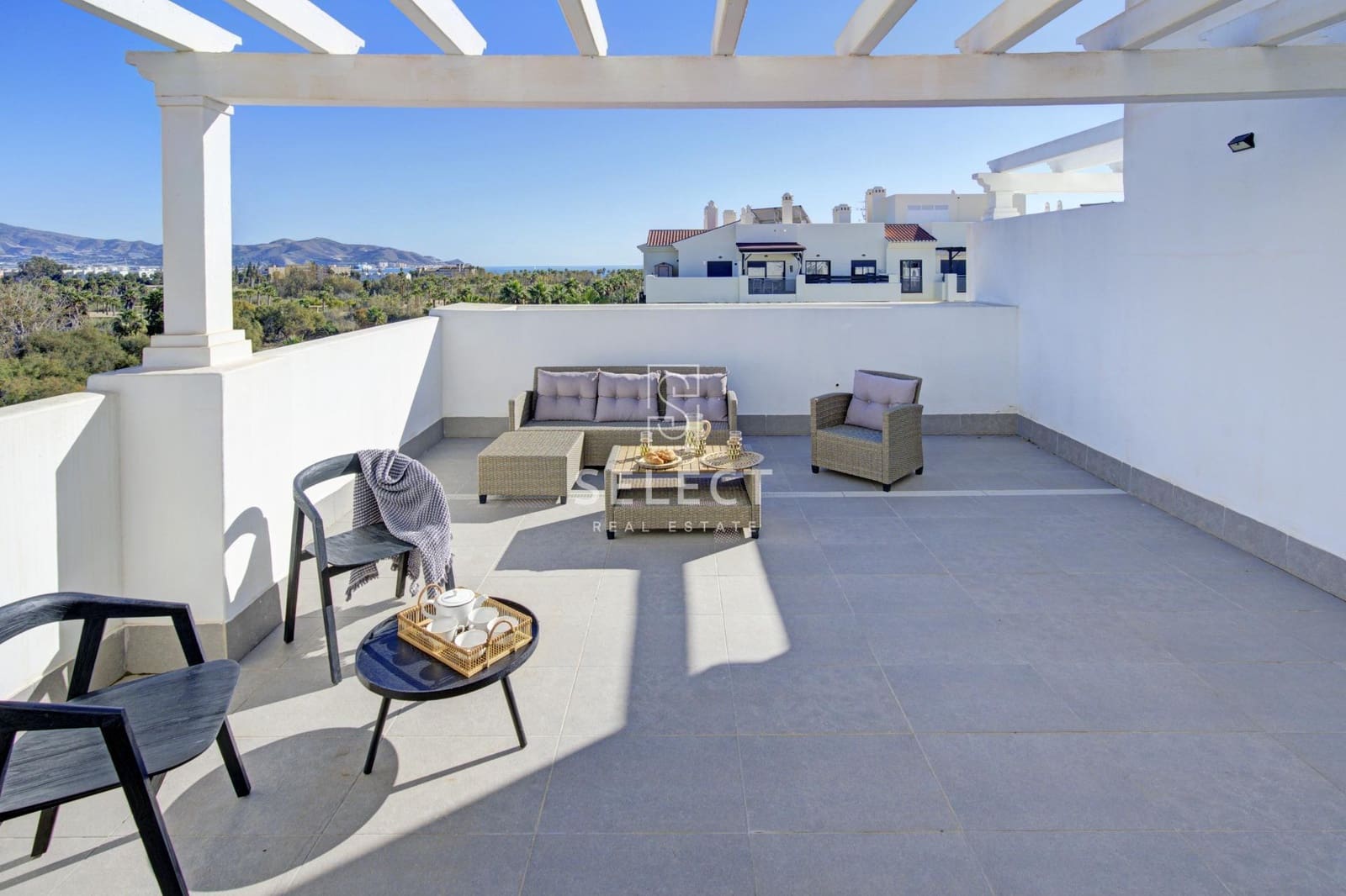 3 sypialnia Penthouse na sprzedaż w Motril z basenem garażem - 447 000 € (Ref: 9450912)