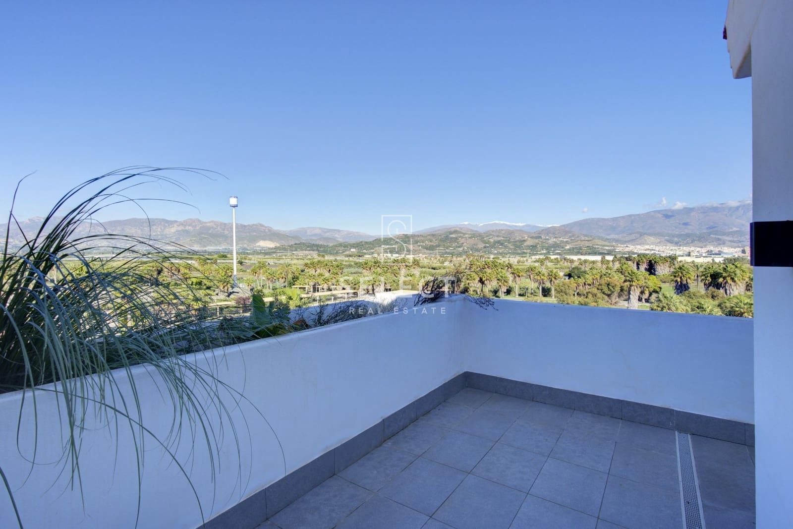 3 quarto Penthouse para venda em Motril com piscina garagem - 447 000 € (Ref: 9450912)