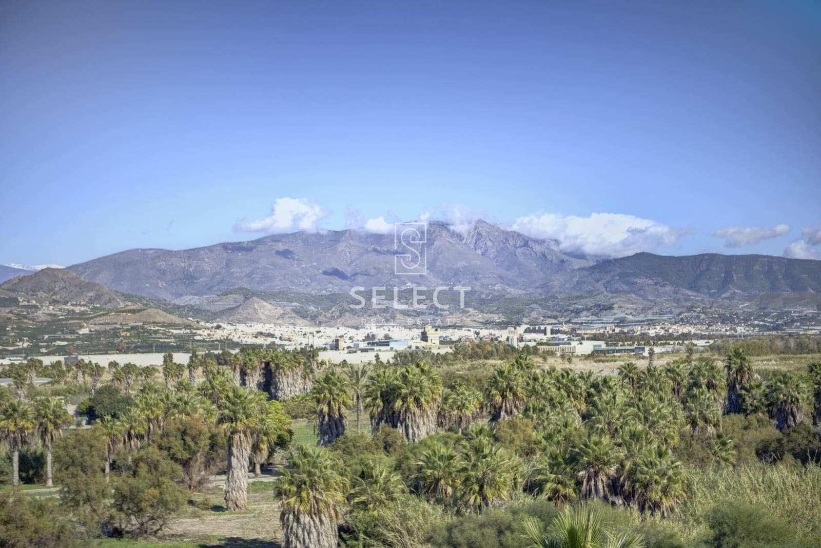 3 quarto Penthouse para venda em Motril com piscina garagem - 447 000 € (Ref: 9450912)