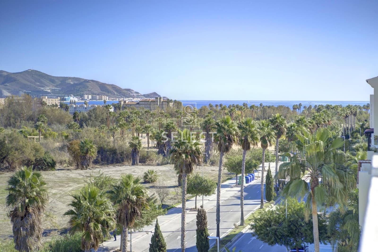 3 quarto Penthouse para venda em Motril com piscina garagem - 447 000 € (Ref: 9450912)