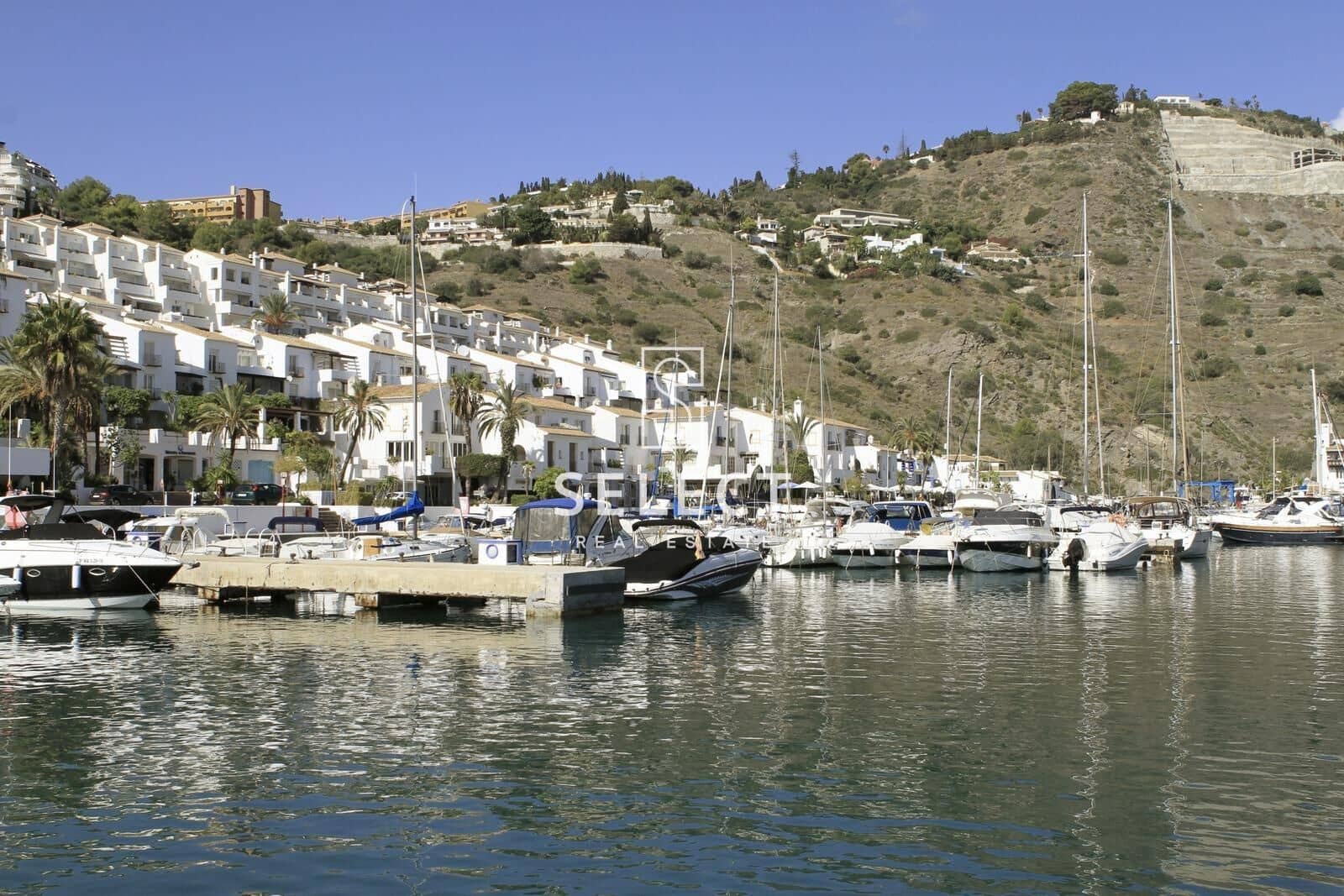 2 bedroom Apartment for sale in La Herradura with pool - € 269,000 (Ref: 9533751)