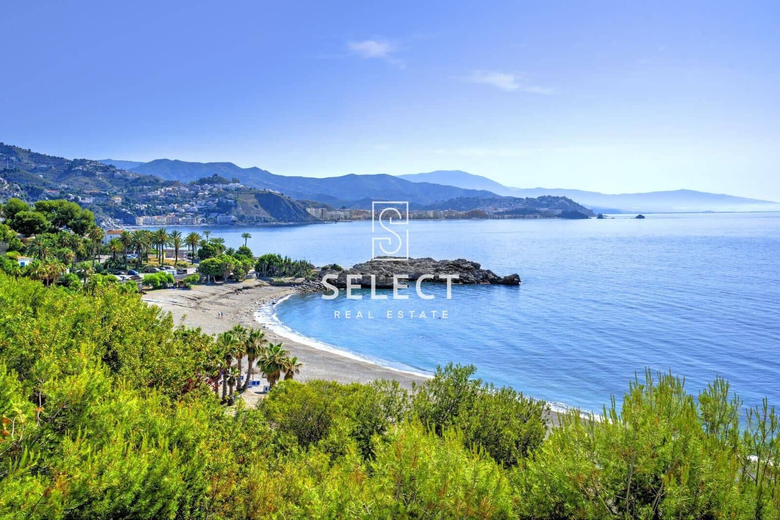 2 bedroom Apartment for sale in La Herradura with pool - € 256,000 (Ref: 9533751)