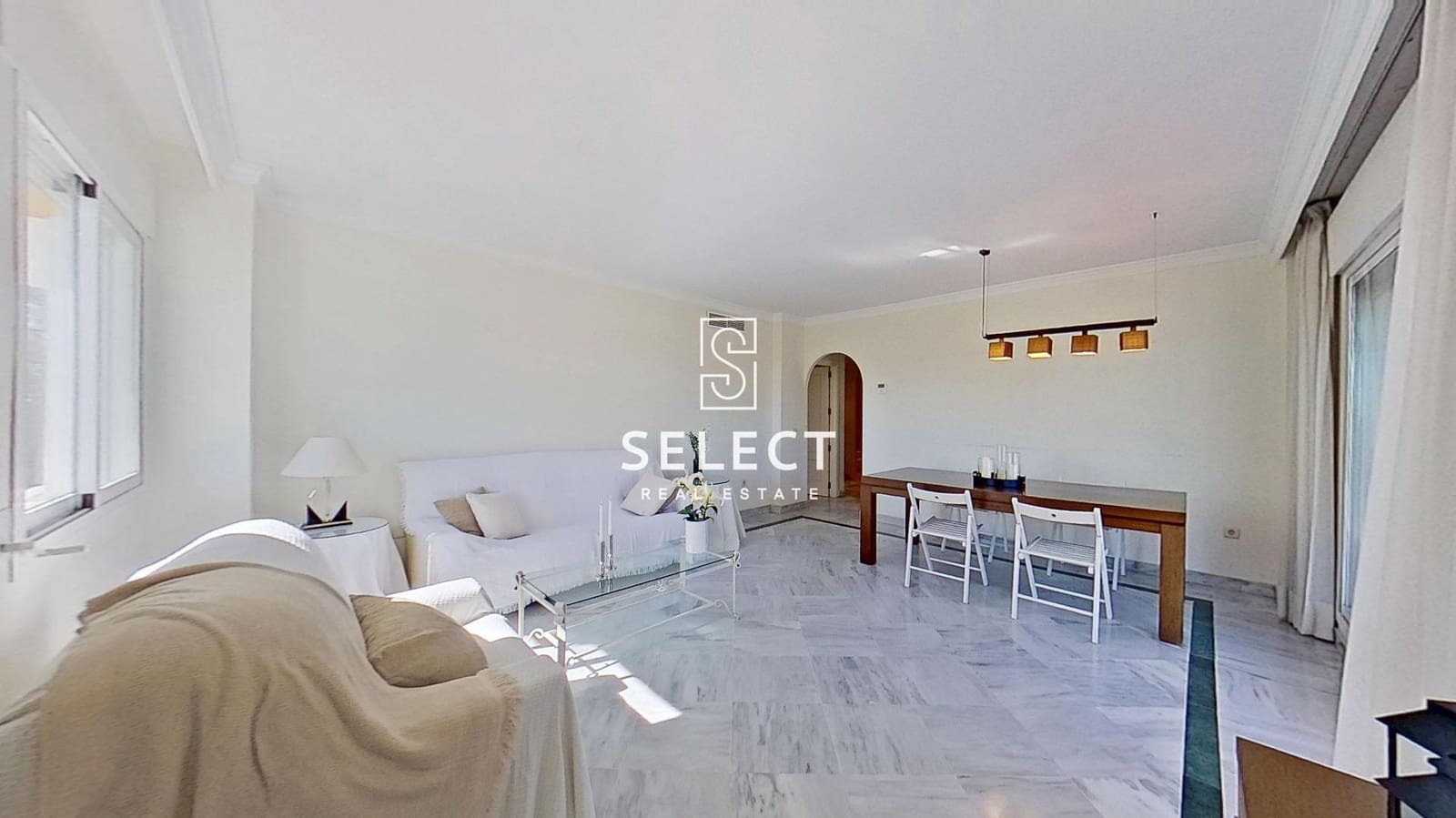 2 soverom Leilighet til salgs i Puerto Banus med svømmebasseng garasje - € 485 000 (Ref: 9648142)