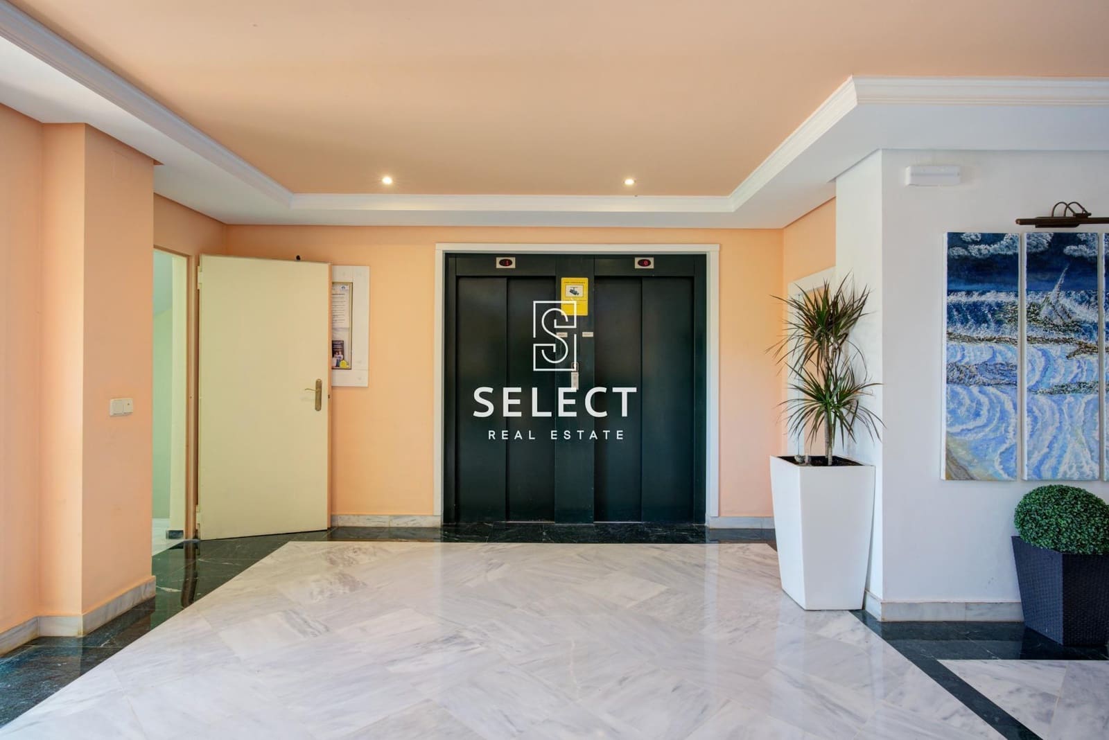 2 soverom Leilighet til salgs i Puerto Banus med svømmebasseng garasje - € 485 000 (Ref: 9648142)