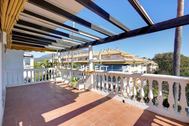 2 soverom Leilighet til salgs i Puerto Banus, Marbella med svømmebasseng garasje - € 485 000 (Ref: 9648142)