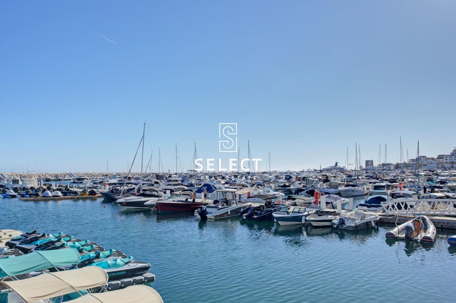 2 soverom Leilighet til salgs i Puerto Banus med svømmebasseng garasje - € 485 000 (Ref: 9648142)