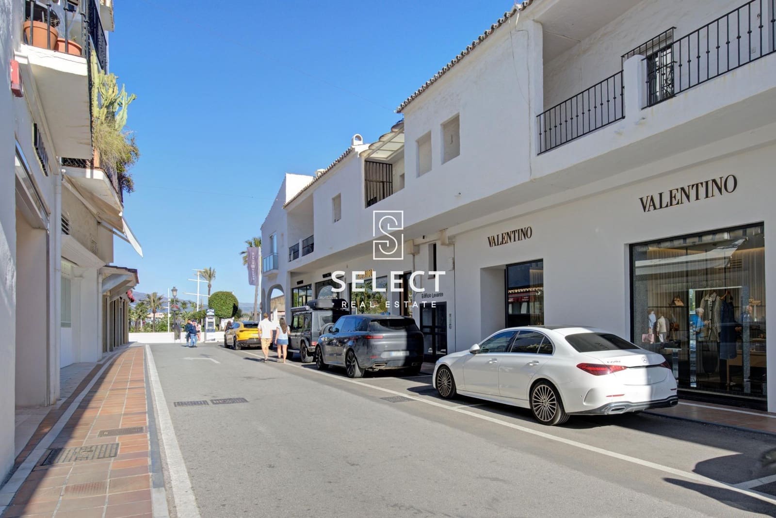 2 soverom Leilighet til salgs i Puerto Banus med svømmebasseng garasje - € 485 000 (Ref: 9648142)