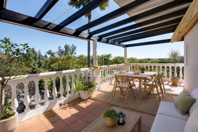 2 bedroom Apartment for sale in Puerto Banus, Marbella with pool garage - € 485,000 (Ref: 9648142)