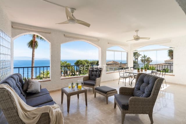 Chalet de 5 habitaciones en La Herradura, Almuñécar en venta con piscina garaje - 1.199.000 € (Ref: 9666520)
