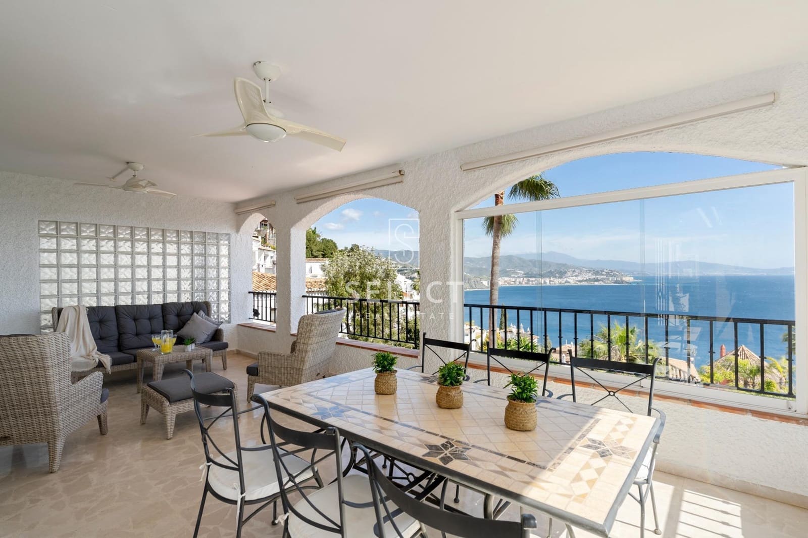 5 bedroom Villa for sale in La Herradura with pool garage - € 1,199,000 (Ref: 9666520)