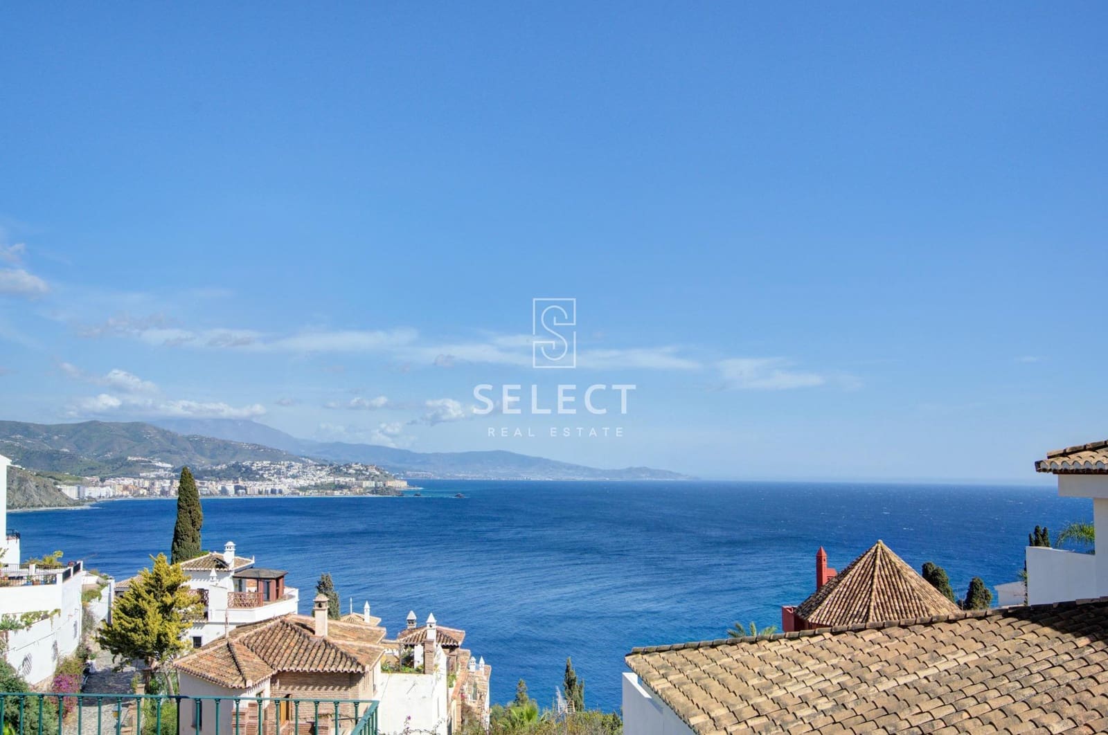 5 bedroom Villa for sale in La Herradura with pool garage - € 1,199,000 (Ref: 9666520)
