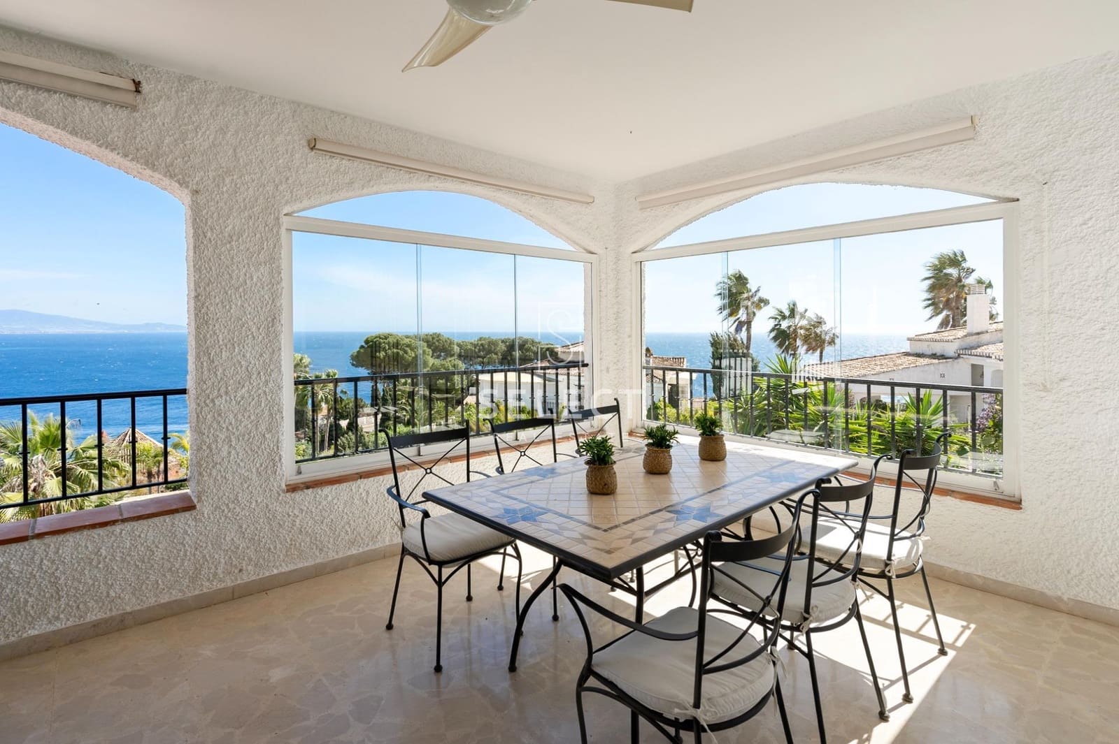 5 bedroom Villa for sale in La Herradura with pool garage - € 1,199,000 (Ref: 9666520)