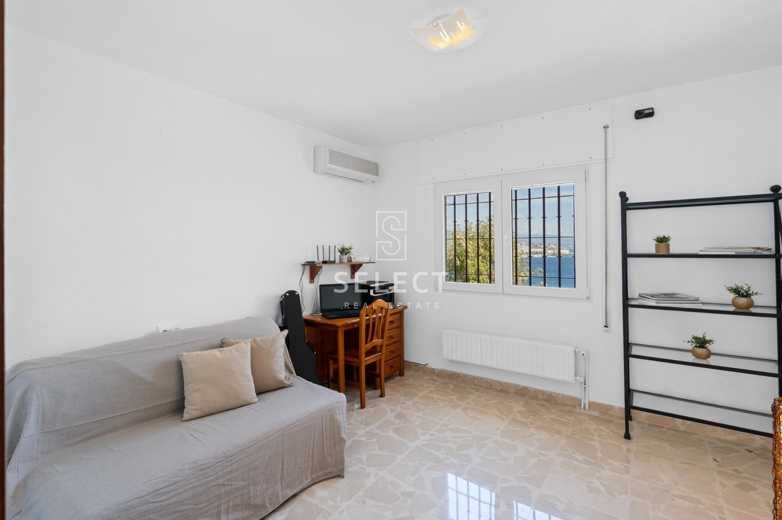 5 bedroom Villa for sale in La Herradura with pool garage - € 1,199,000 (Ref: 9666520)