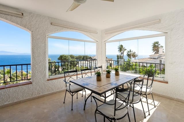 Chalet de 5 habitaciones en La Herradura, Almuñécar en venta con piscina garaje - 1.199.000 € (Ref: 9666520)