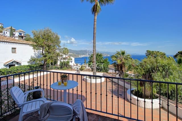 Chalet de 5 habitaciones en La Herradura, Almuñécar en venta con piscina garaje - 1.199.000 € (Ref: 9666520)