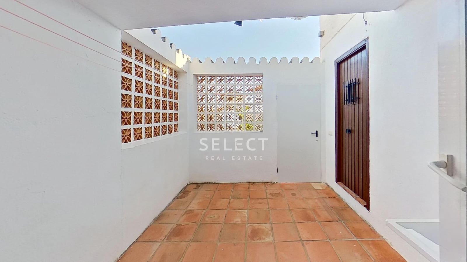5 bedroom Villa for sale in La Herradura with pool garage - € 1,199,000 (Ref: 9666520)