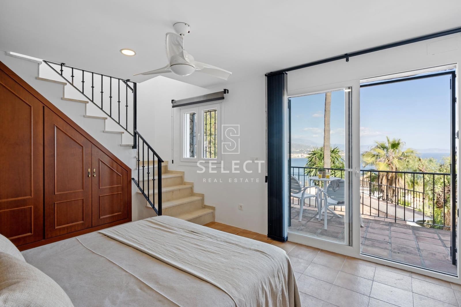 5 bedroom Villa for sale in La Herradura with pool garage - € 1,199,000 (Ref: 9666520)