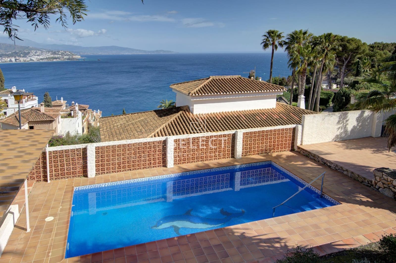 5 bedroom Villa for sale in La Herradura with pool garage - € 1,199,000 (Ref: 9666520)