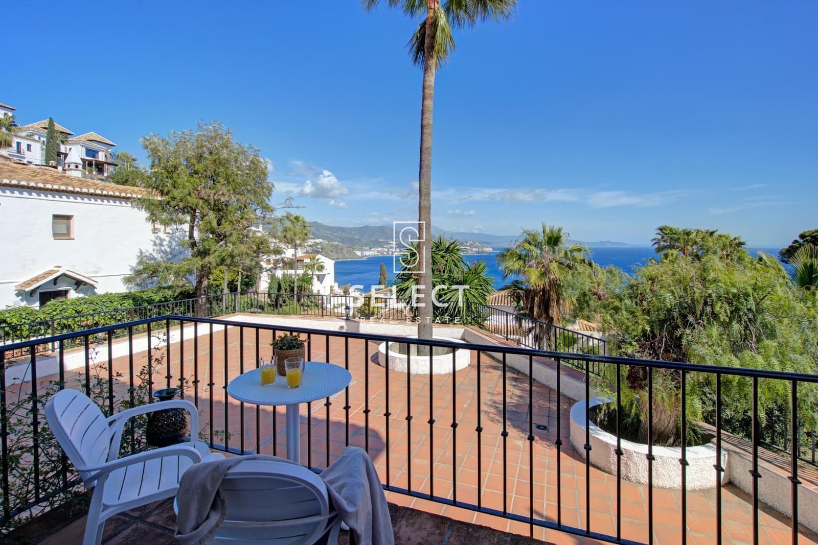 5 soverom Villa til salgs i La Herradura med svømmebasseng garasje - € 995 000 (Ref: 9666520)