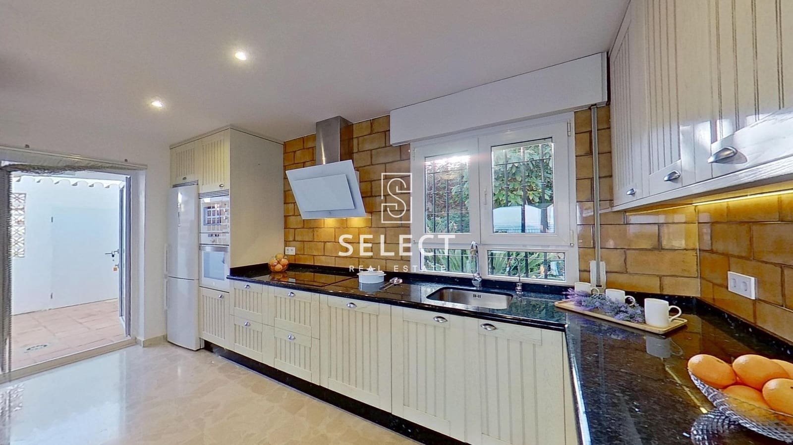 5 soverom Villa til salgs i La Herradura med svømmebasseng garasje - € 995 000 (Ref: 9666520)