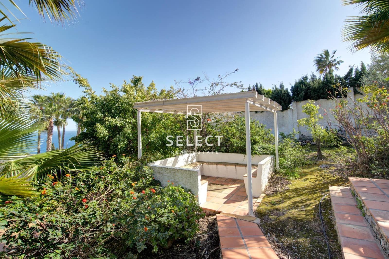 5 soverom Villa til salgs i La Herradura med svømmebasseng garasje - € 995 000 (Ref: 9666520)