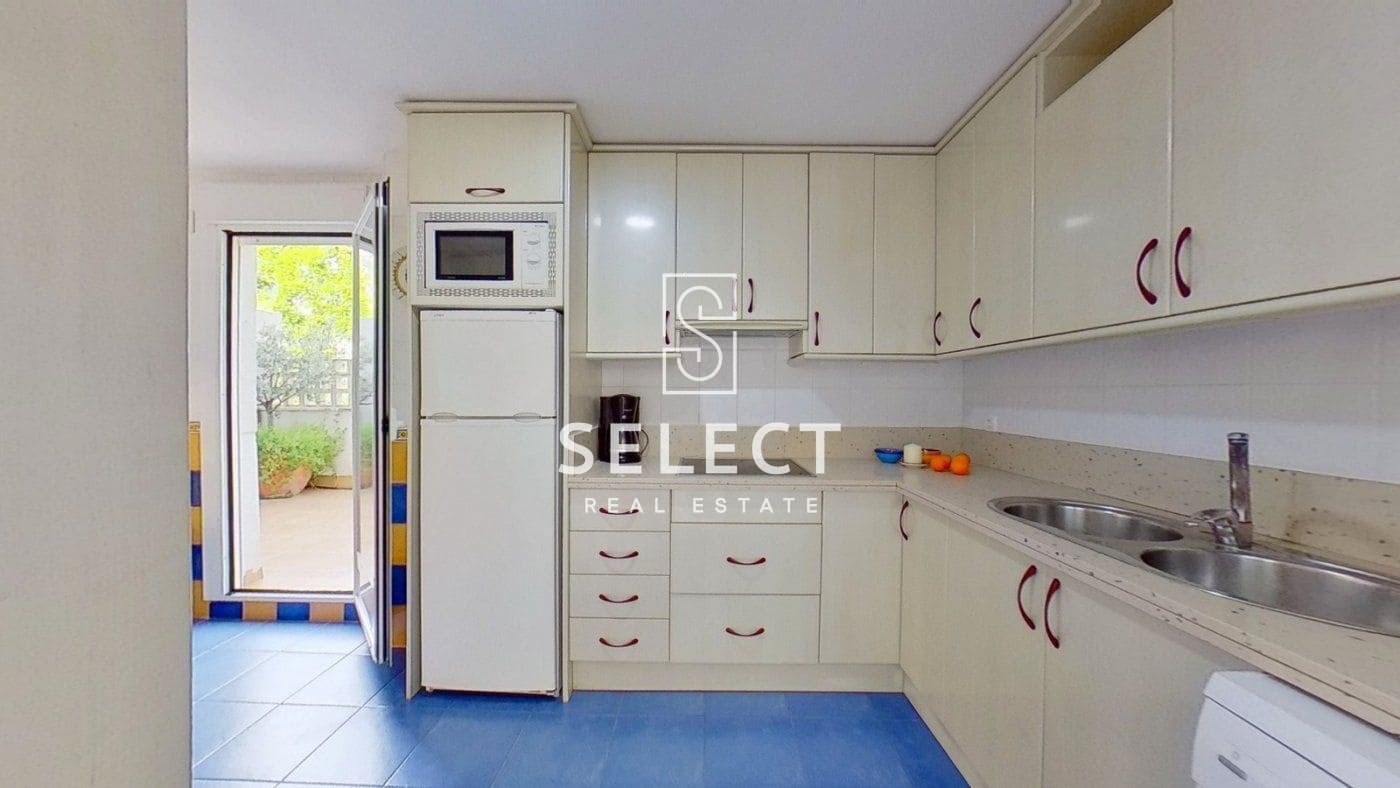 3 bedroom Apartment for sale in La Herradura with pool garage - € 380,000 (Ref: 9666521)