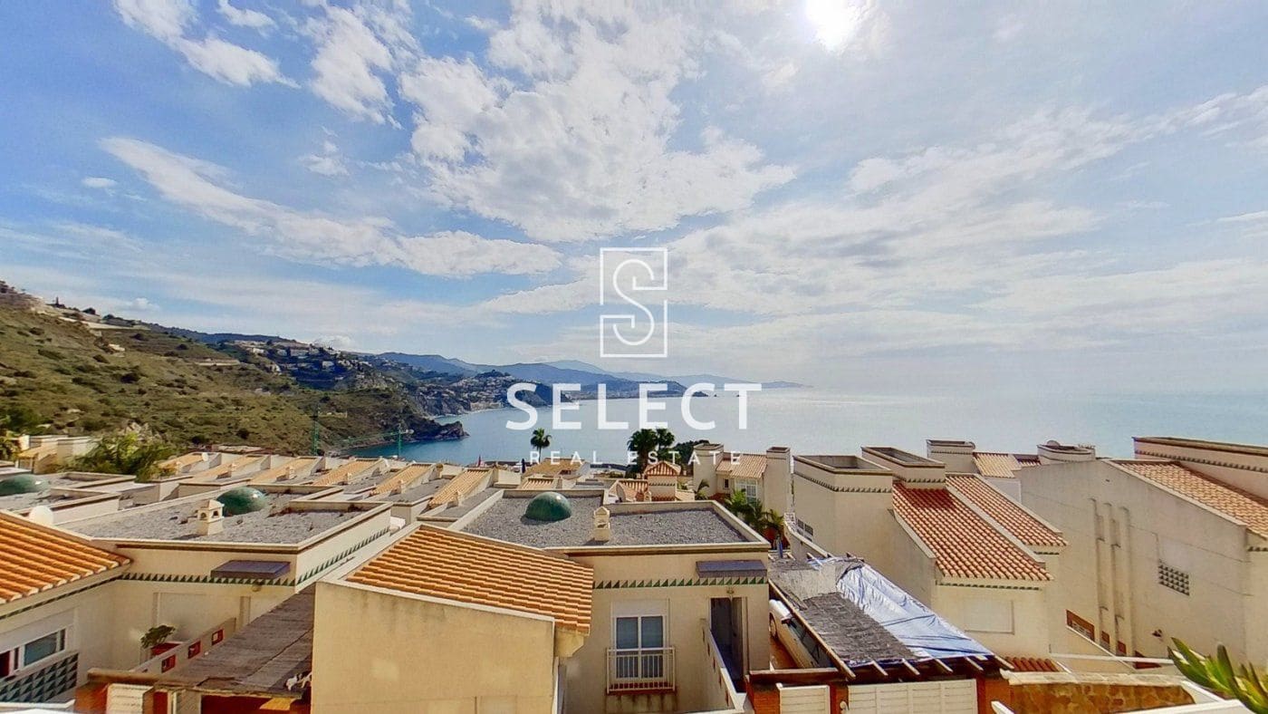3 bedroom Apartment for sale in La Herradura with pool garage - € 380,000 (Ref: 9666521)