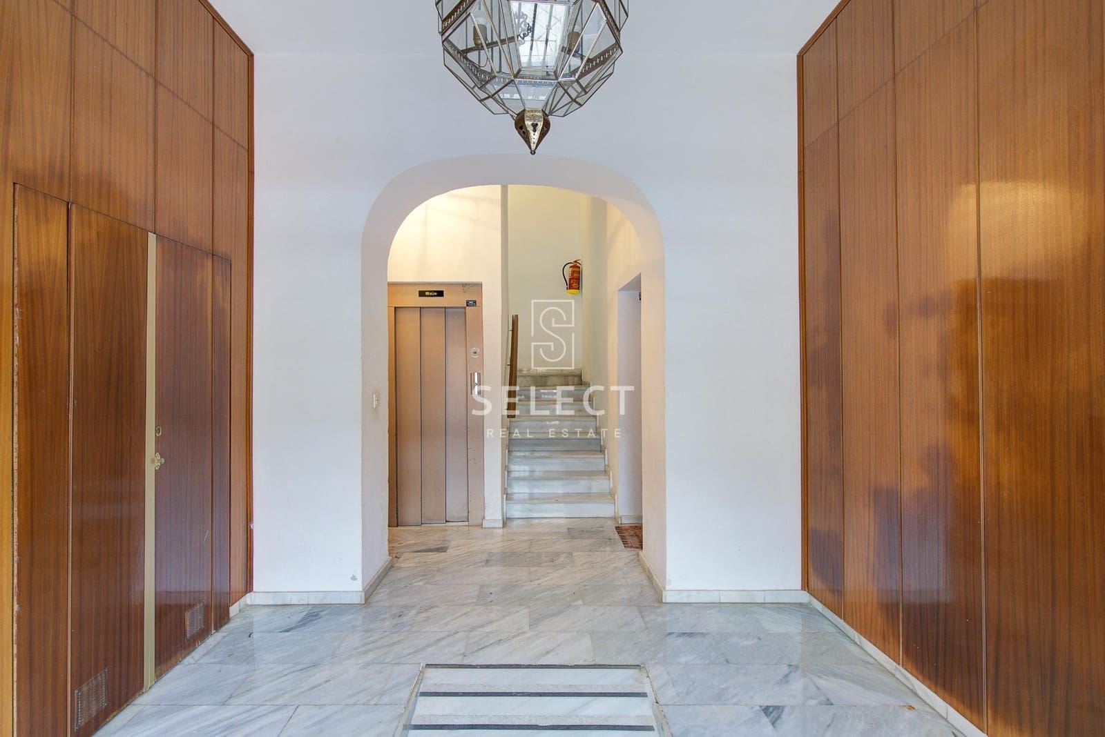 2 slaapkamer Appartement te koop in Granada stad - € 299.000 (Ref: 9686452)