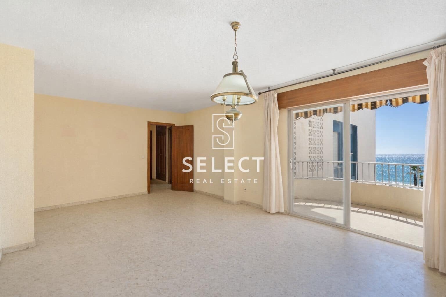 3 bedroom Apartment for sale in La Herradura - € 355,000 (Ref: 9732137)