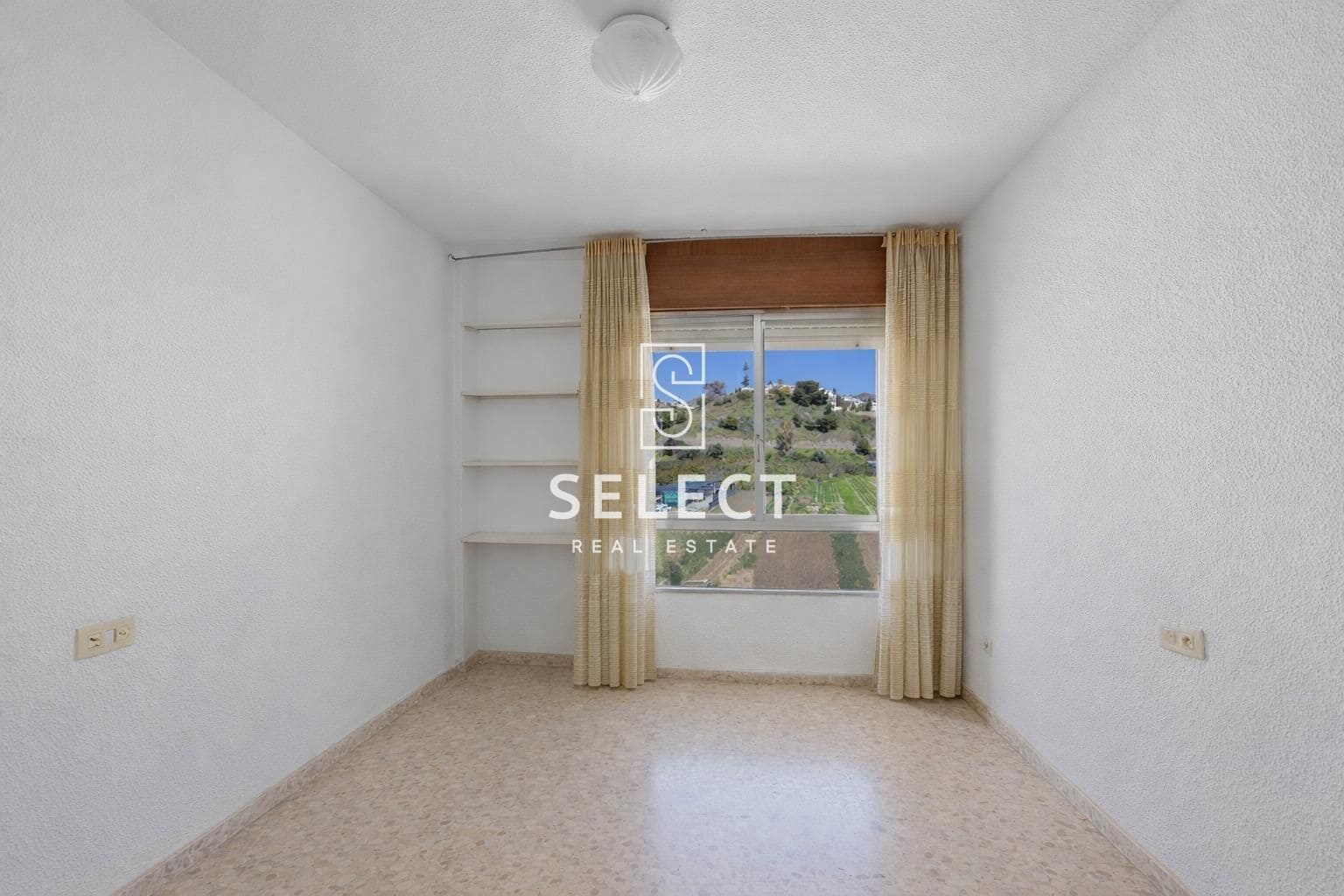 3 bedroom Apartment for sale in La Herradura - € 355,000 (Ref: 9732137)