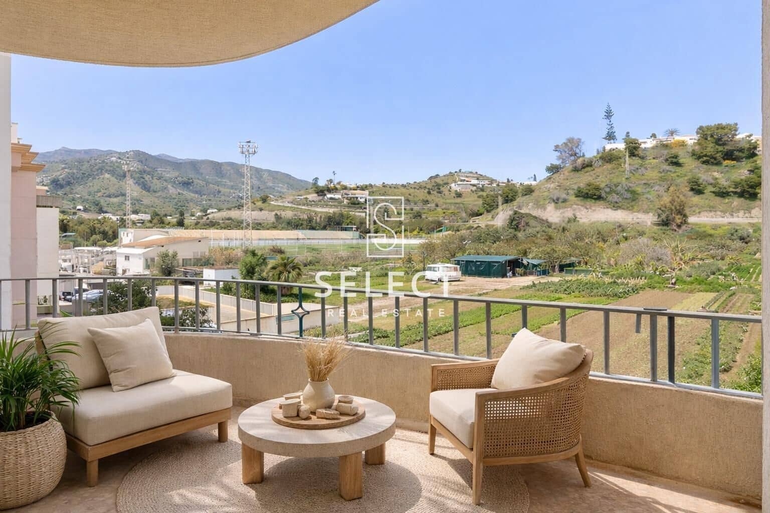 3 bedroom Apartment for sale in La Herradura - € 355,000 (Ref: 9732137)