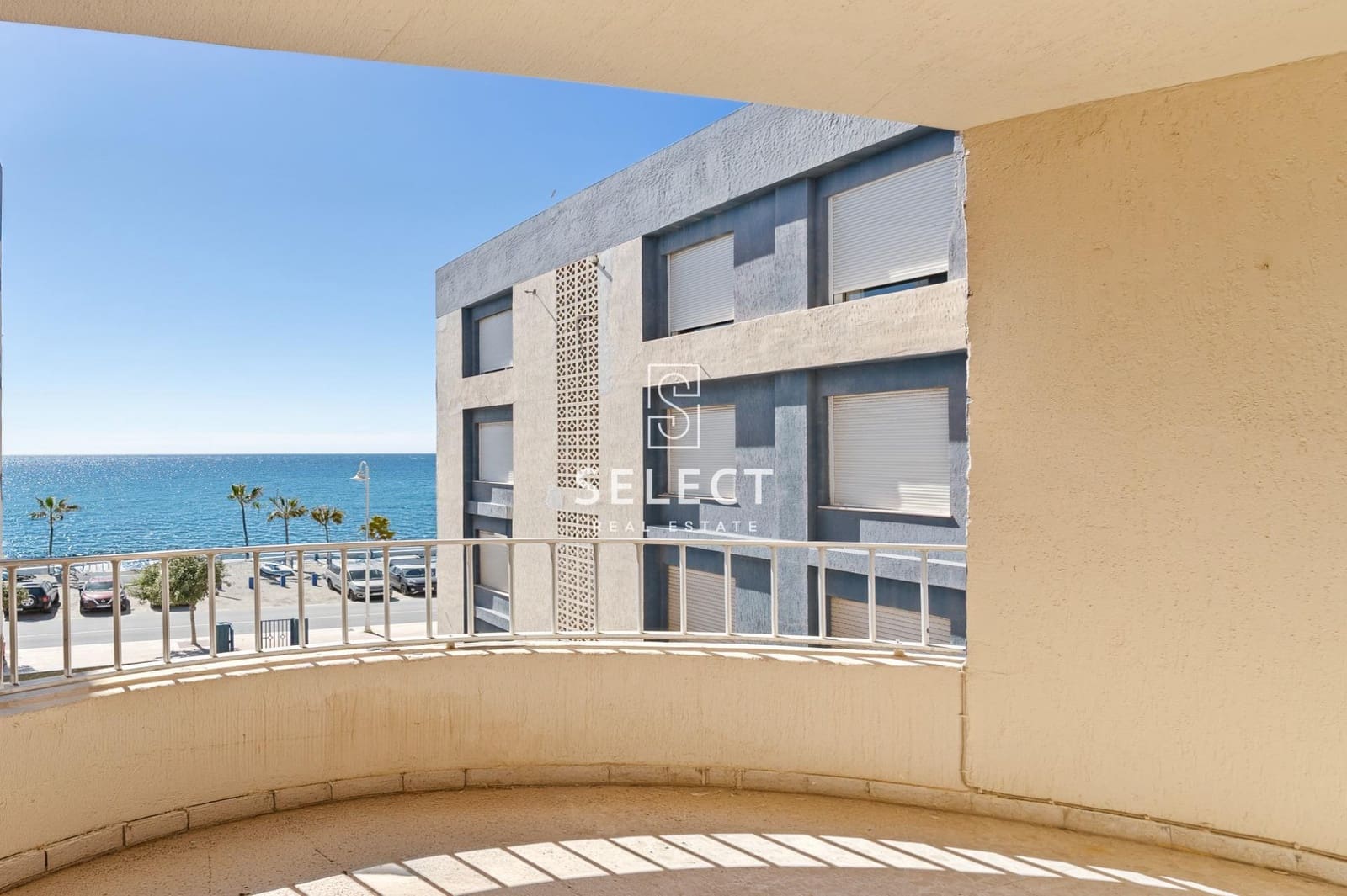 3 bedroom Apartment for sale in La Herradura - € 355,000 (Ref: 9732137)