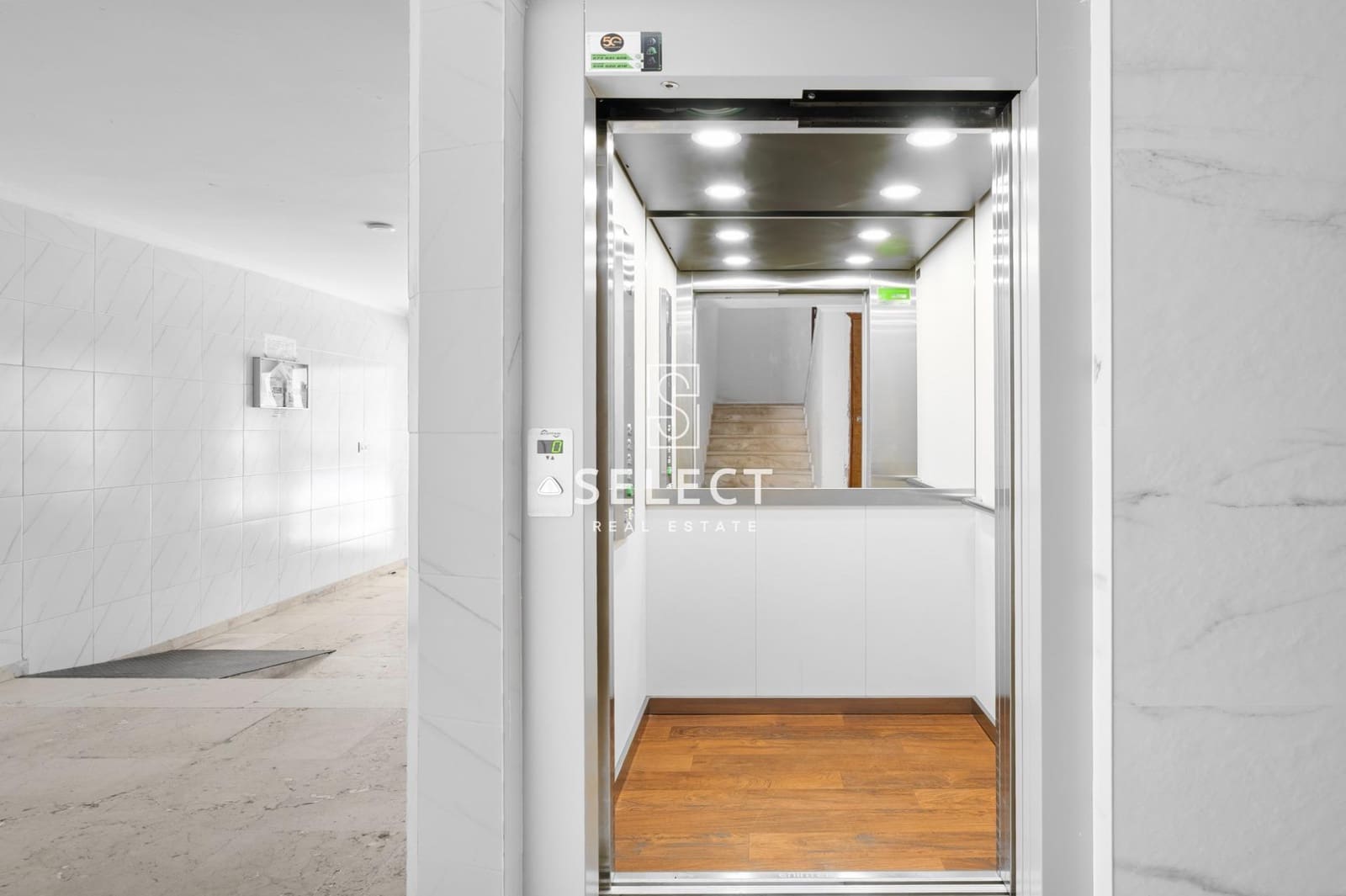 3 bedroom Apartment for sale in La Herradura - € 355,000 (Ref: 9732137)