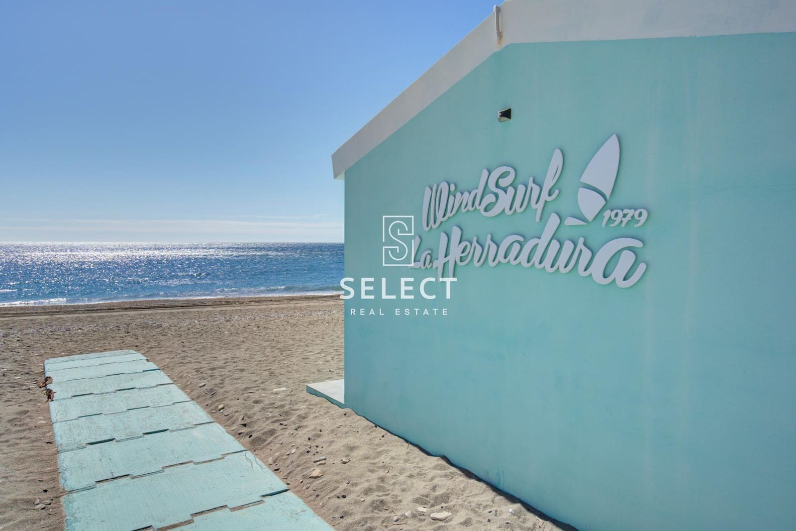 3 bedroom Apartment for sale in La Herradura - € 355,000 (Ref: 9732137)