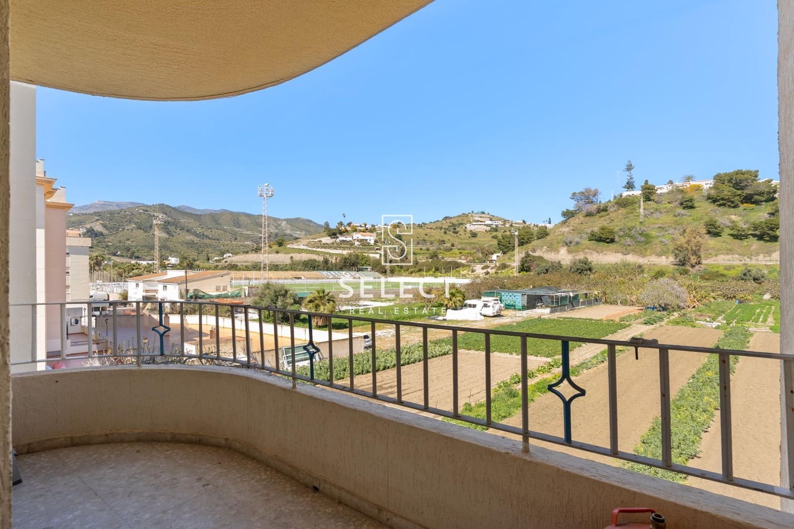 3 bedroom Apartment for sale in La Herradura - € 355,000 (Ref: 9732137)