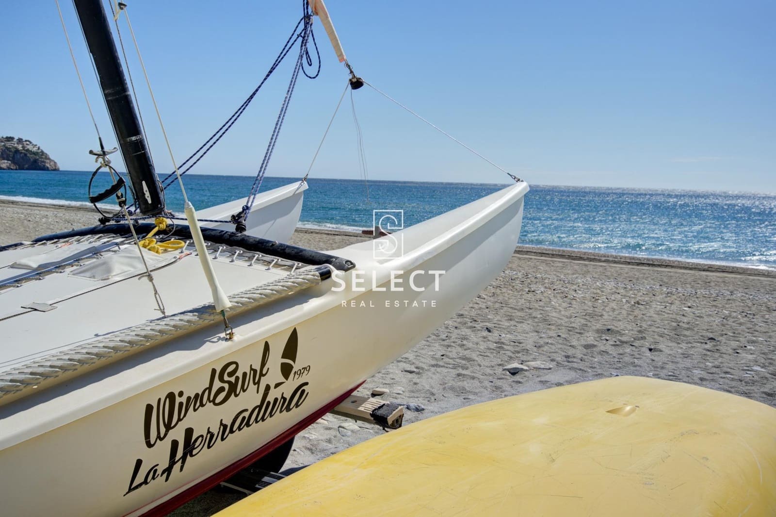 3 bedroom Apartment for sale in La Herradura - € 355,000 (Ref: 9732137)