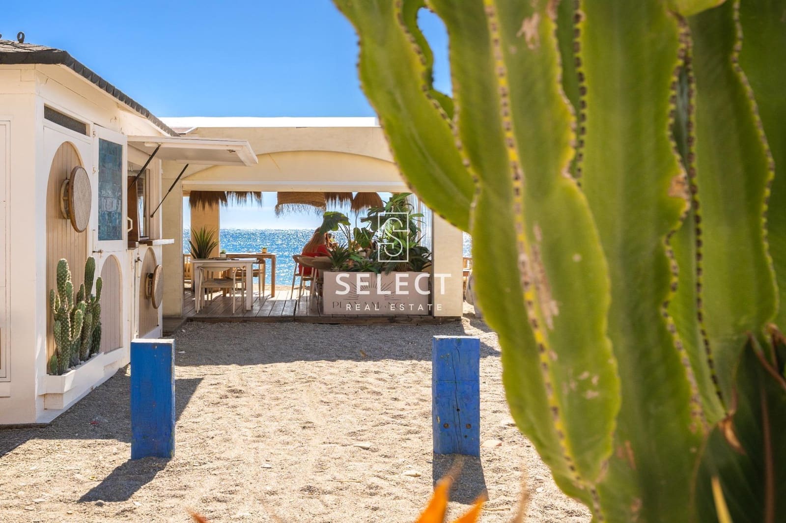 3 bedroom Apartment for sale in La Herradura - € 355,000 (Ref: 9732137)