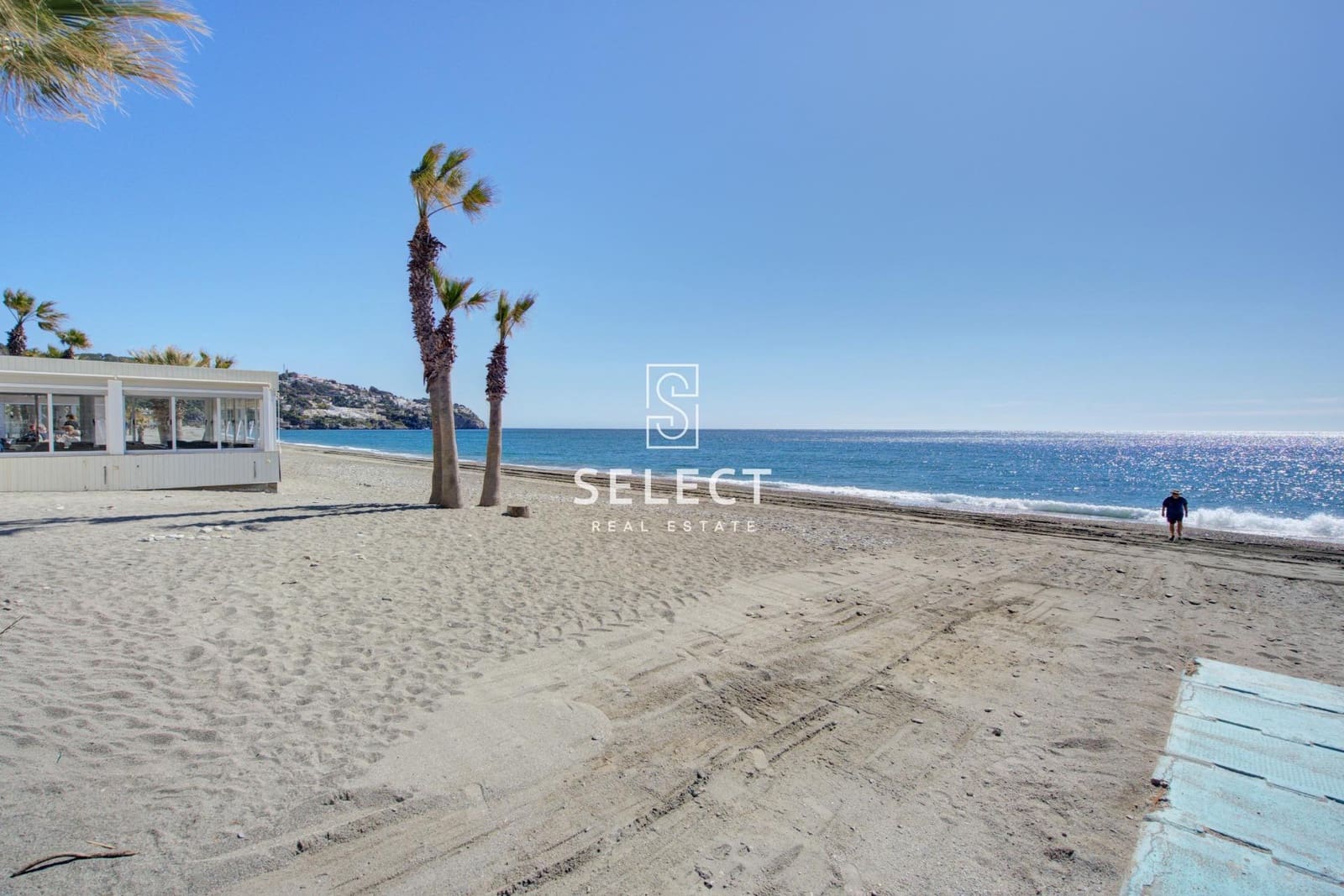 3 bedroom Apartment for sale in La Herradura - € 355,000 (Ref: 9732137)