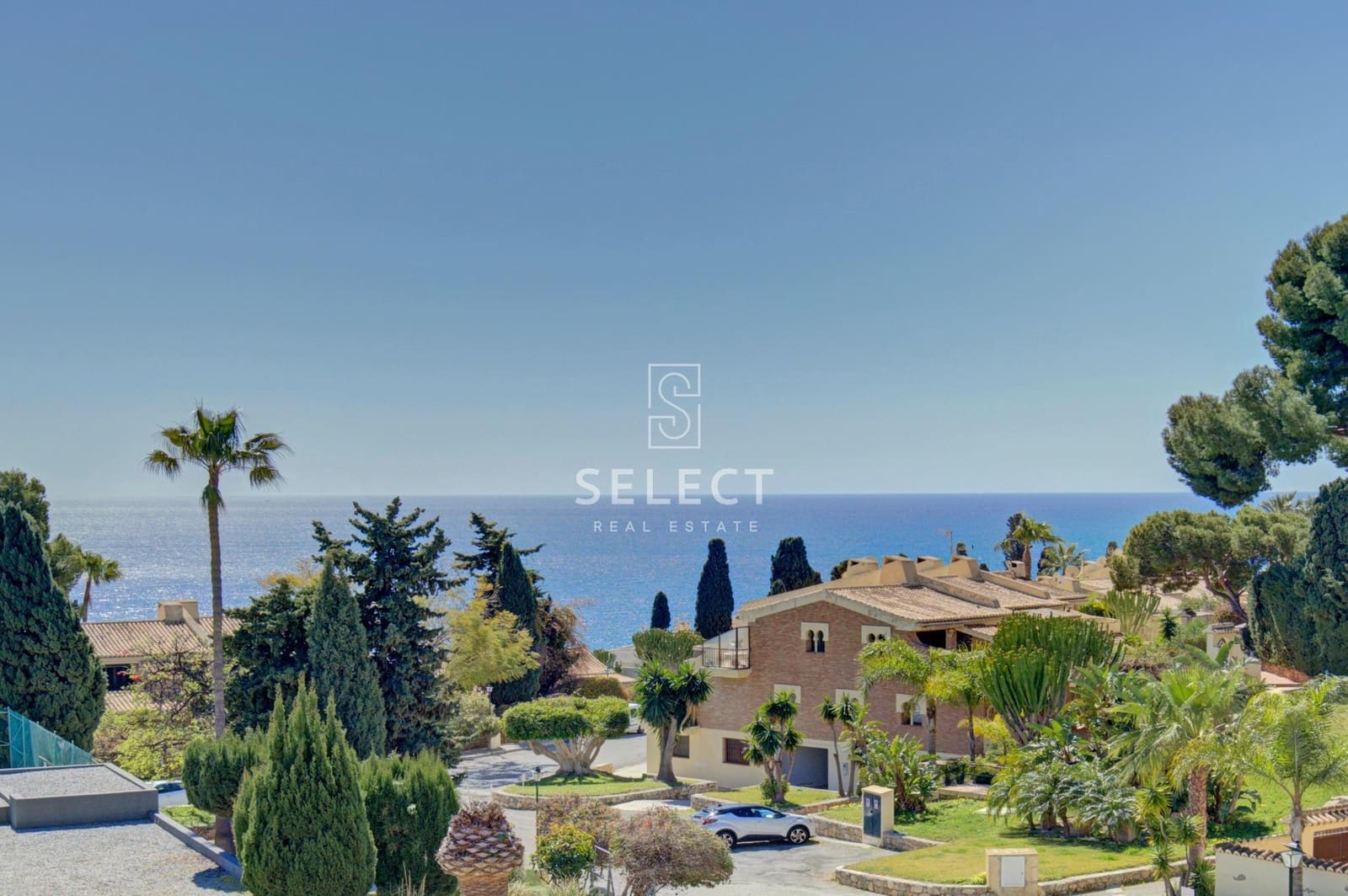 1 bedroom Apartment for sale in La Herradura with garage - € 350,000 (Ref: 9732138)