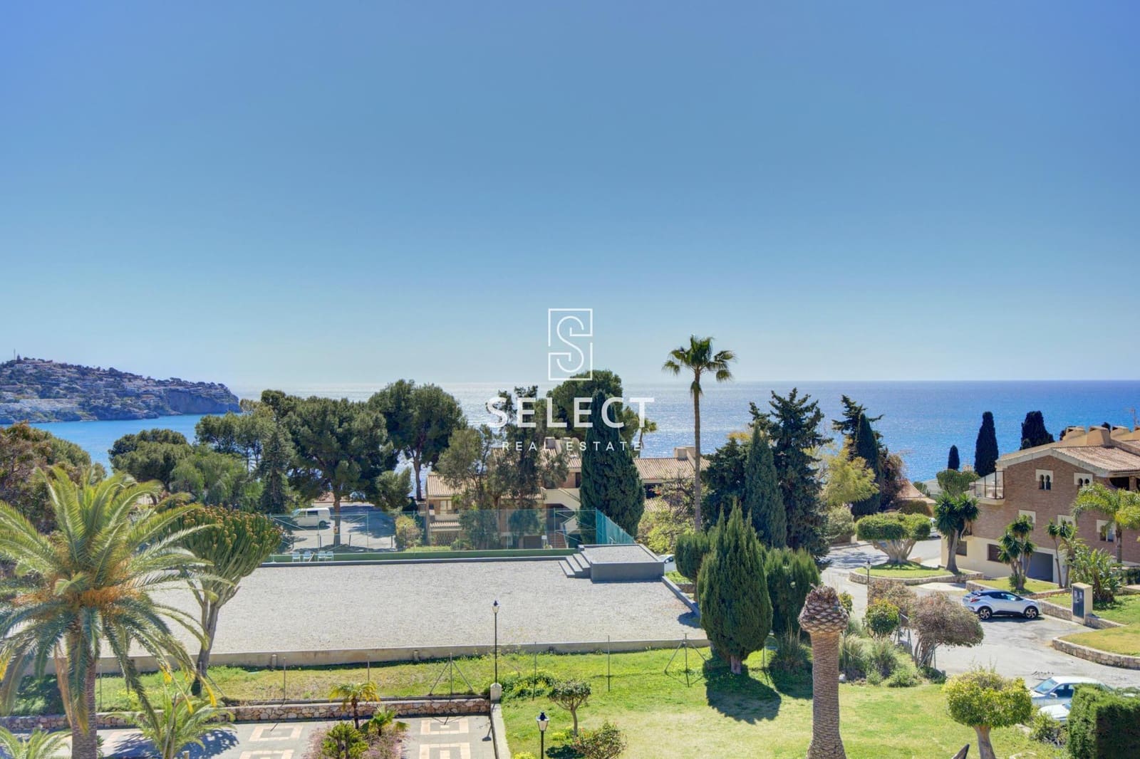 1 bedroom Apartment for sale in La Herradura with garage - € 350,000 (Ref: 9732138)