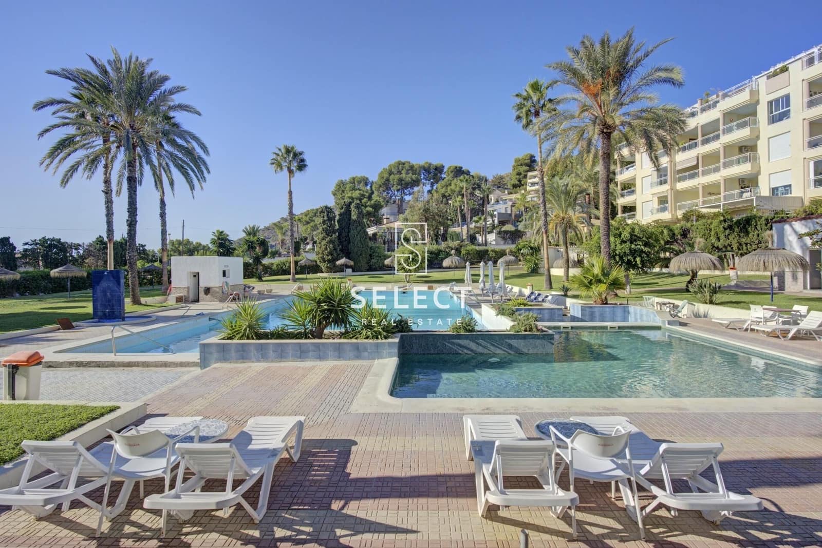 1 bedroom Apartment for sale in La Herradura with garage - € 350,000 (Ref: 9732138)