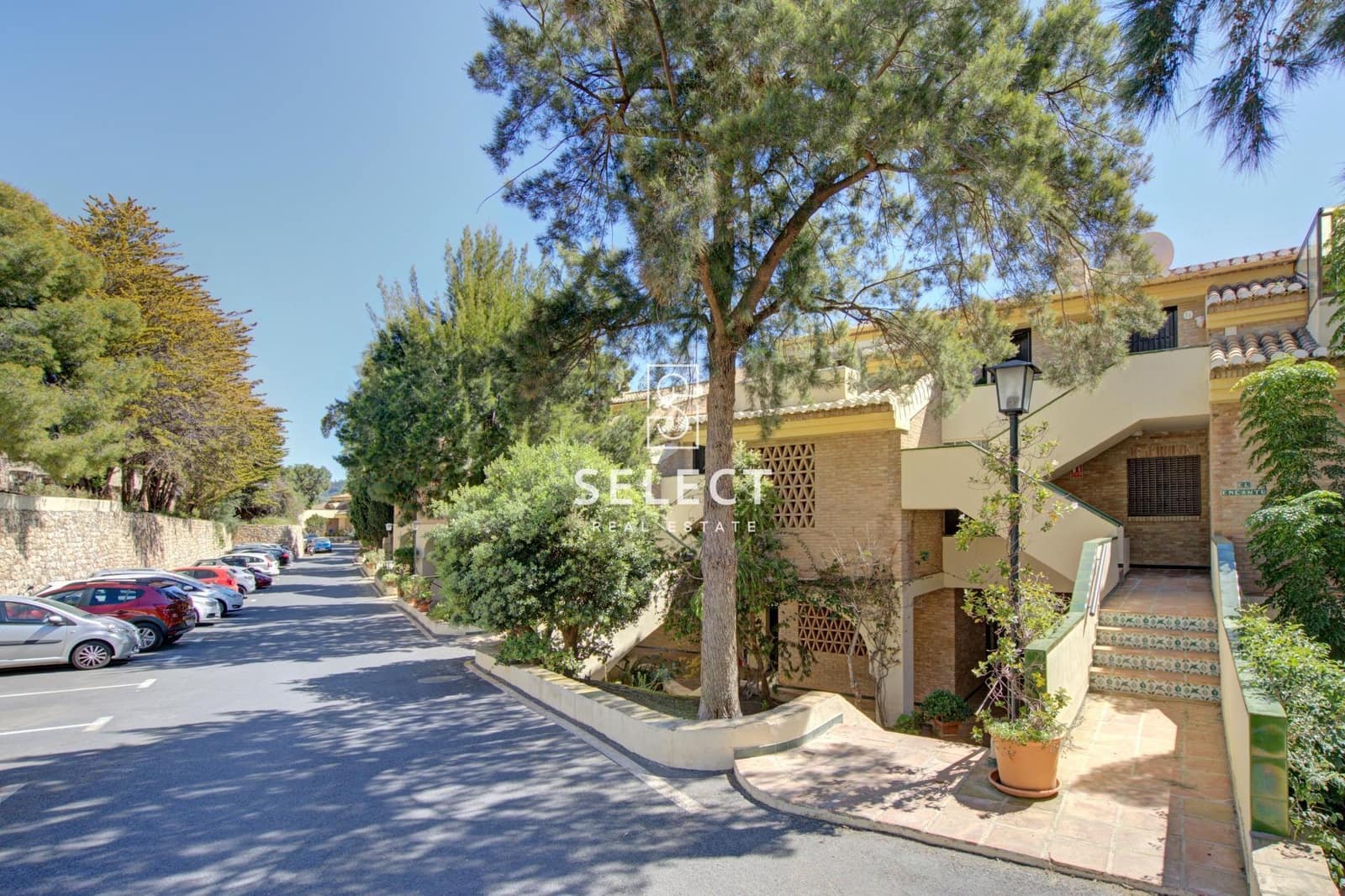 1 bedroom Apartment for sale in La Herradura with garage - € 350,000 (Ref: 9732138)