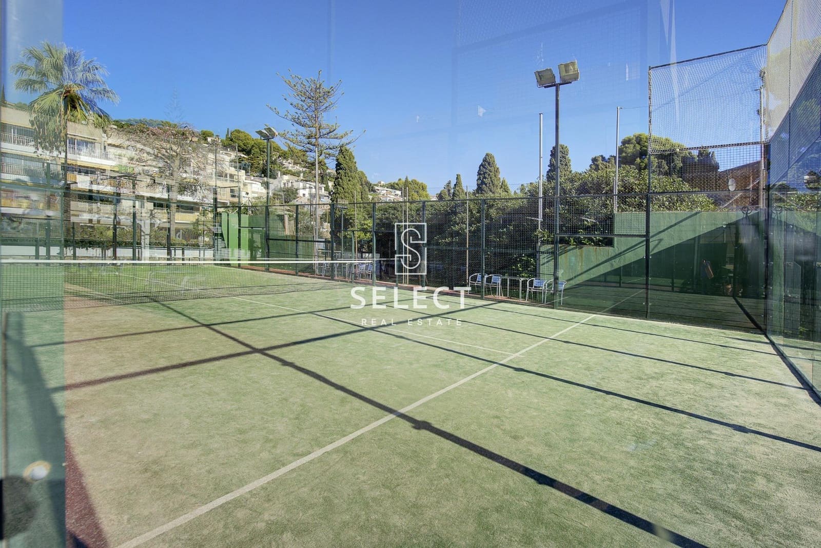 1 bedroom Apartment for sale in La Herradura with garage - € 350,000 (Ref: 9732138)